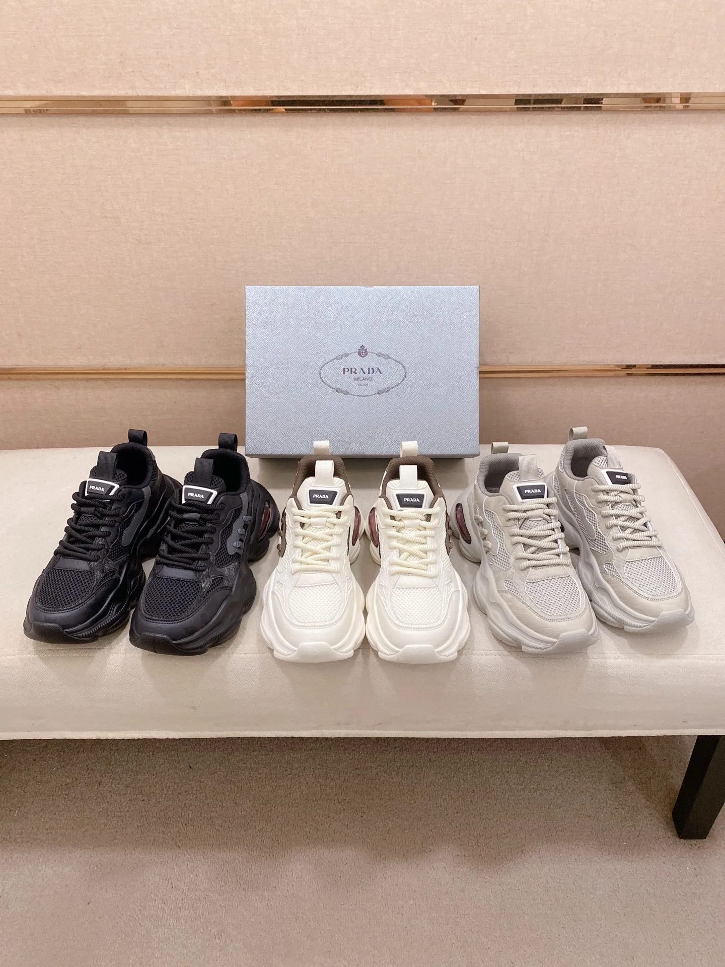 Men's shoes 💰: 462💰 [Prada～Prada] Trendy new styles are on the market. Same style as the official website. Counter quality. Original version. [Strong] [Strong] Imported selected first-layer cowhide. Comfortable and breathable sheepskin lining, fine workmanship, upper layer made of 100% pure cowhide, original last shape, comfortable on the feet, shoe sizes 38 to 44